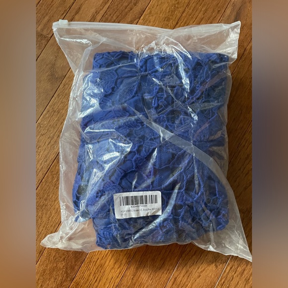 NWT ALLANDWELL Women's Floral Lace V Short Sleeves Knee Length Blue Dress Small - Picture 10 of 13